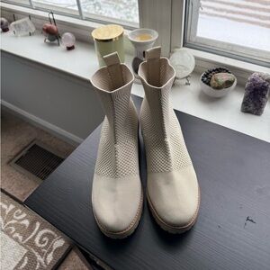 Women's Cushionaire Iggy stretch knit wedge bootie in ivory